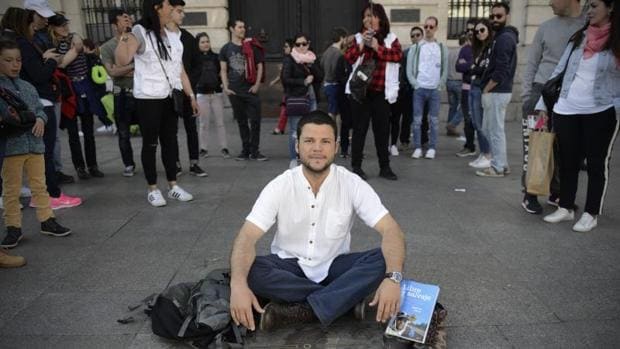 Ignacio Dean posa para ABC desde la Puerta del Sol