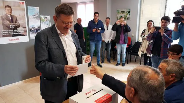 Imagen de Puig durante la votación en la localidad de Morella