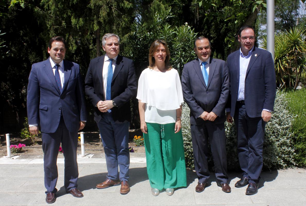 Los cinco presidentes provinciales del PP, este lunes en las Cortes regionales