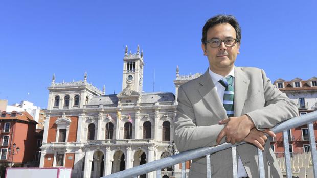 Dimitri Barua, en la Plaza Mayor de Valladolid