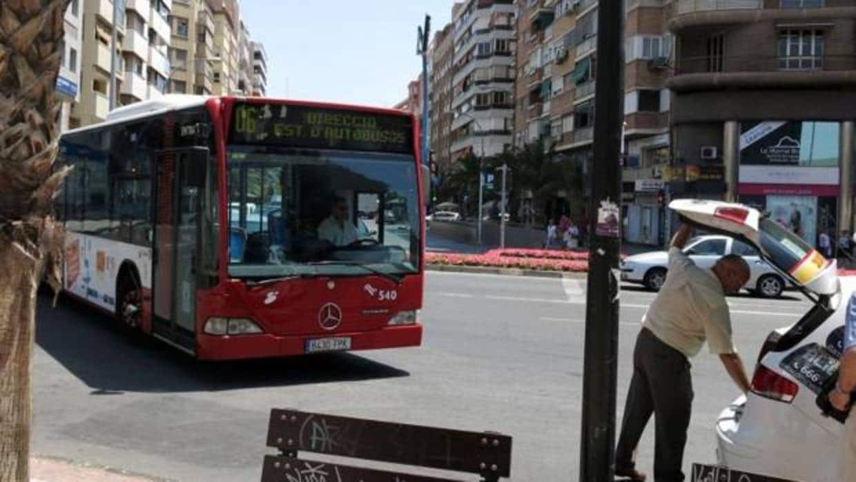 Los autobuses de Alicante estrenarán wifi gratis, portabicicletas y cámaras de seguridad