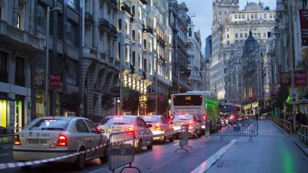 La odisea de coger el coche por el centro de Madrid