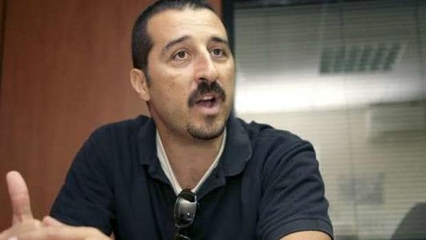 Eloy Cuadra, el ex Guardia Civil que quiere evitar el  hundimiento de Podemos en Canarias