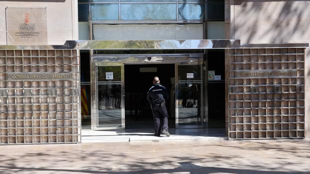 El TSJCV mantiene en suspenso la orden de Sanidad para que Ribera Salud le entregue contratos