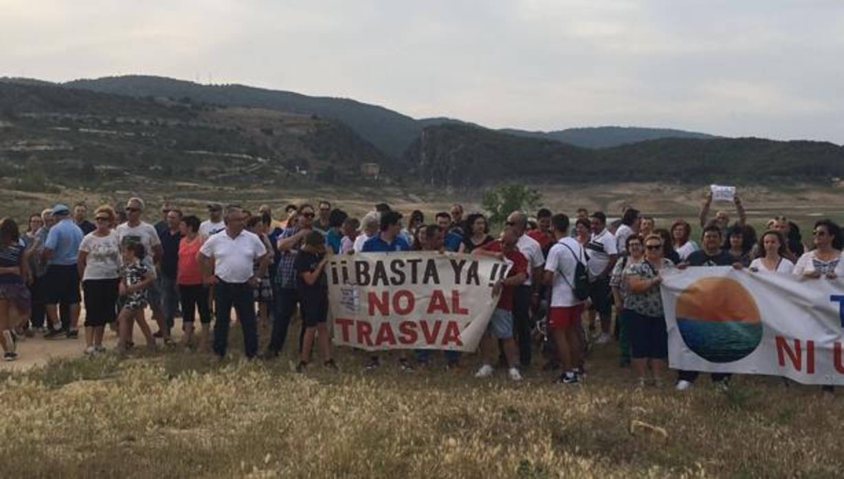 Caravana de la Asociación de Municipios Ribereños de los Embalses de Entrepeñas y Buendía