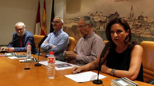 Barrero presentó su libro en la Bioblioteca de Castilla-La Mancha (Toledo) el 22 de mayo, acompañado de su director, Juan Sánchez, el crítico y poeta José Luis Morante y la subdelegada de ABC-Toledo, María José Muñoz