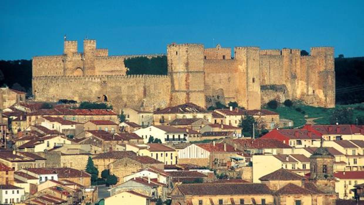 Vista del castillo y de la villa de Sigüenza