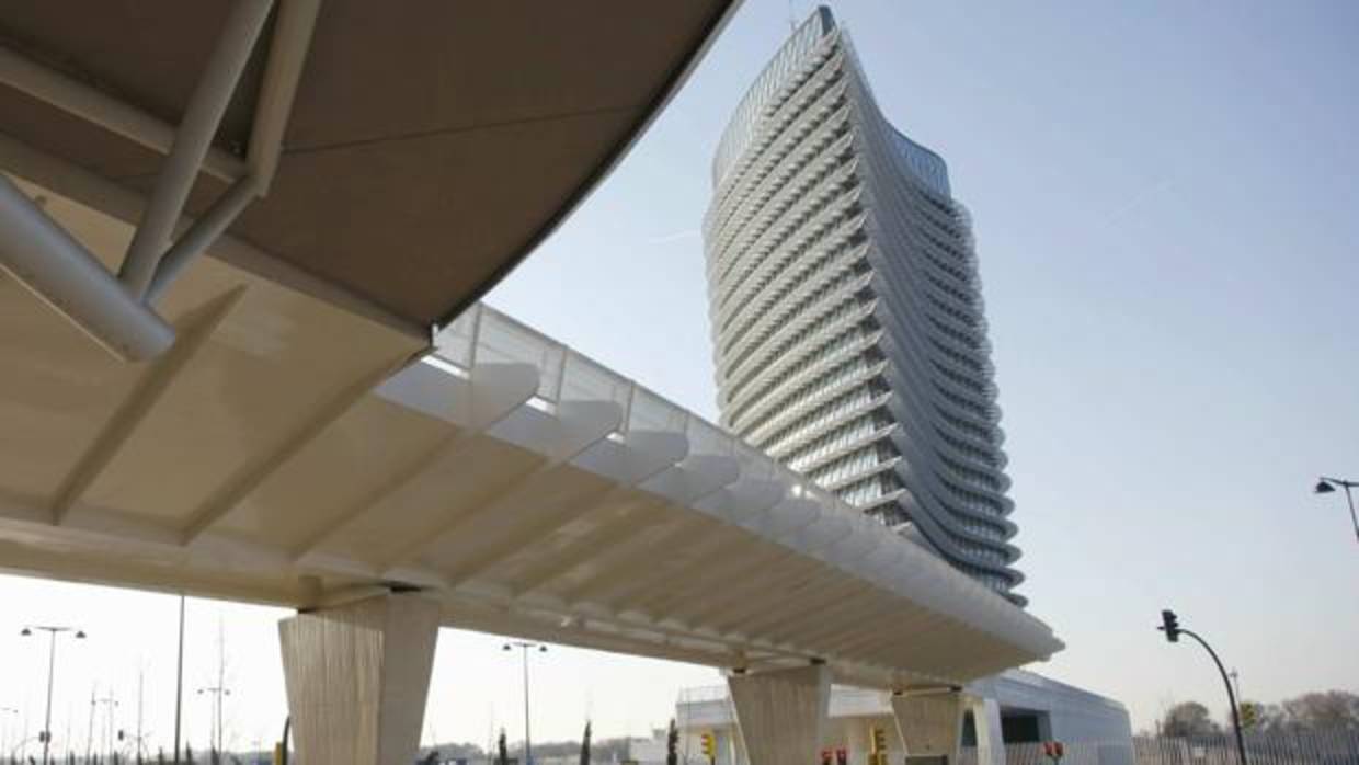 La Torre del Agua, uno de los edificios emblemáticos de la Expo de 2008, sumida en el desuso