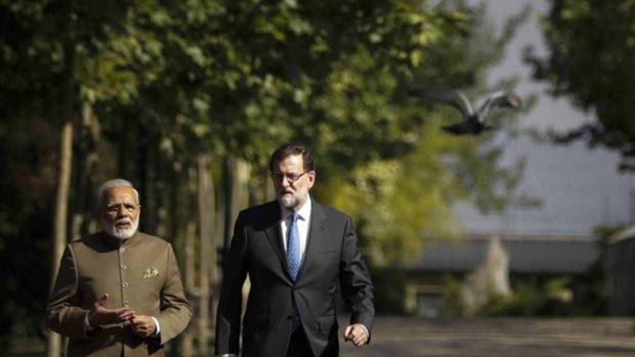 El primer ministro indio, Modi, junto a Mariano Rajoy en el palacio de la Moncloa el pasado miércoles