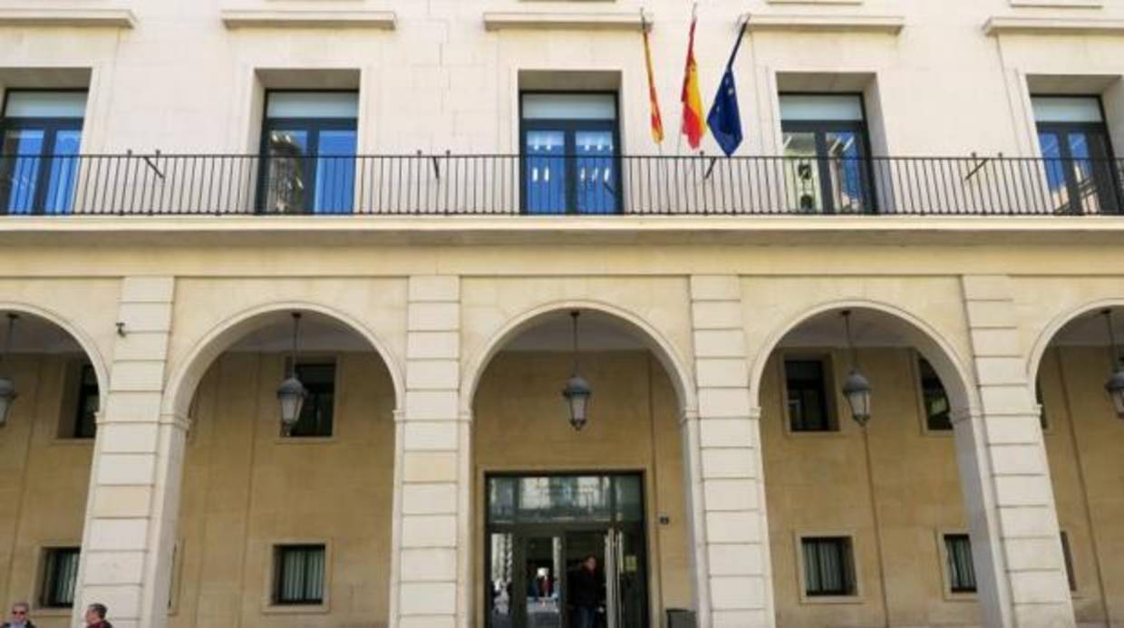 Fachada de la Audiencia Provincial de Alicante