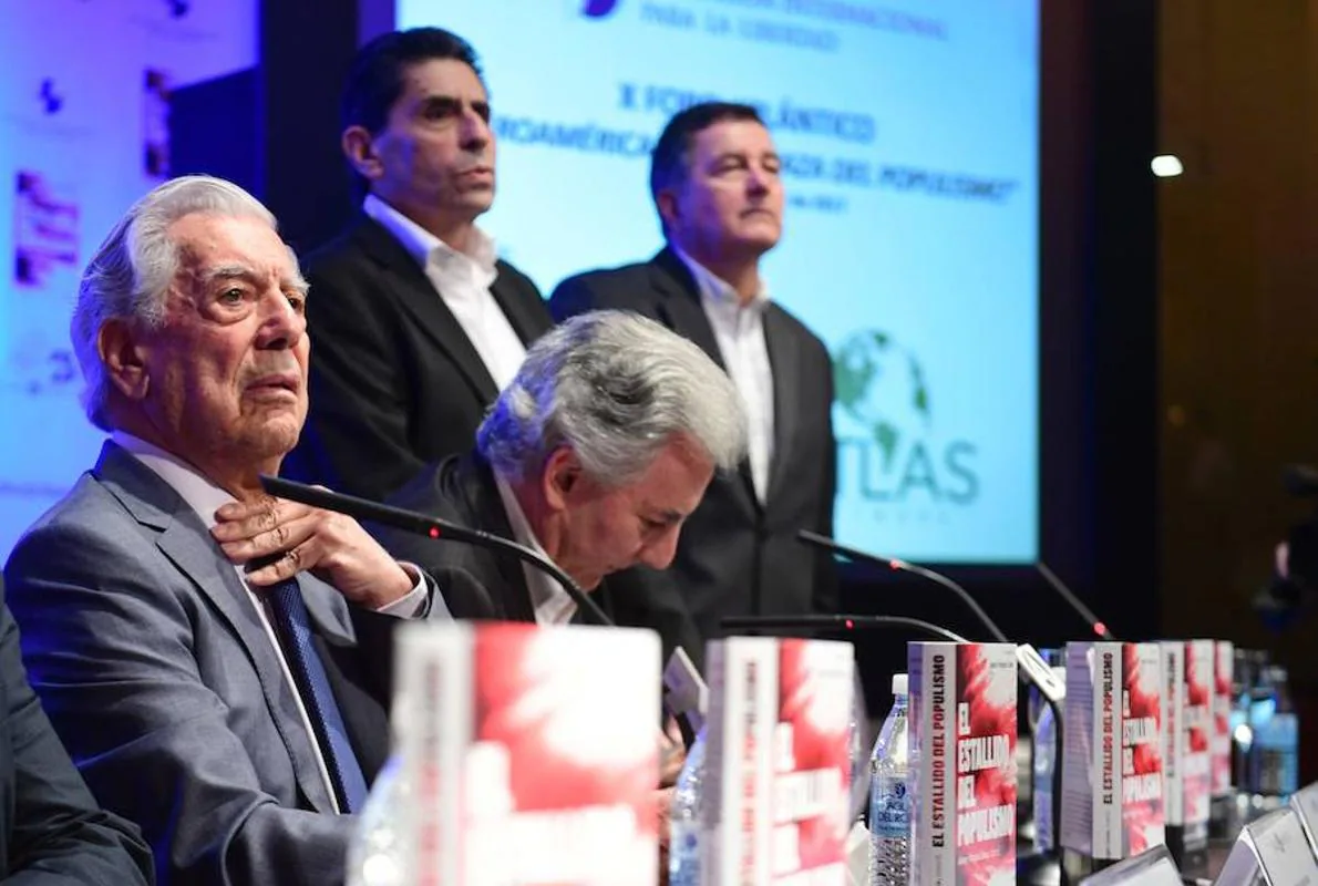 Vargas Llosa: «El racismo está en las raíces del populismo»
