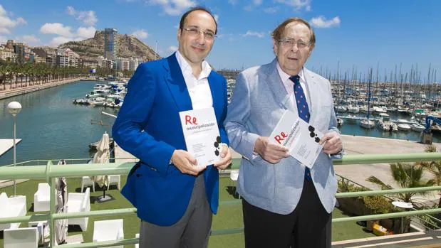 Lorenzo Dávila y Ramón Ramames, en el puerto de Alicante