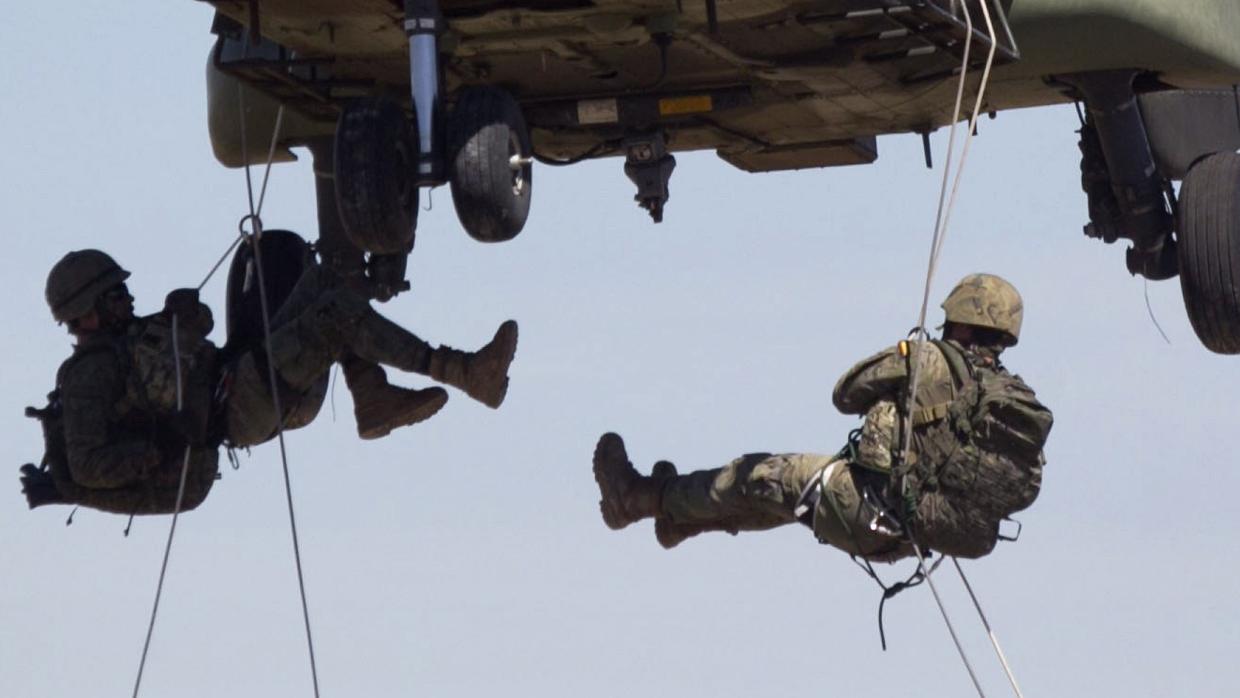 En las maniobras participan unidades acorazadas, de infantería, de artillería y medios aéreos