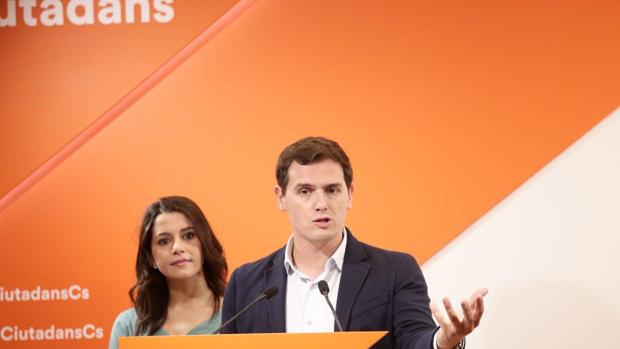 Albert Rivera e Inés Arrimadas durante la rueda de prensa de esta mañana