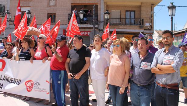 Mil personas, según CCOO, apoyan una protesta de trabajadores de Sada en Lominchar