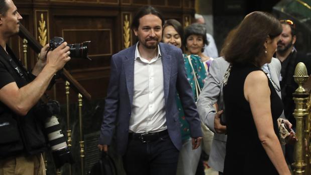 El líder de Podemos, Pablo Iglesias, durante su intervención en el debate de la moción de censura de Unidos Podemos contra el presidente del Gobierno, Mariano Rajoy