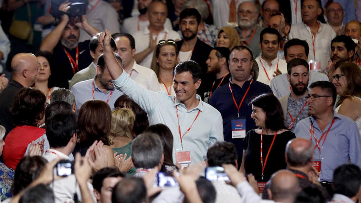 Pedro Sánchez a su llegada al 39º Congreso Federal del PSOE