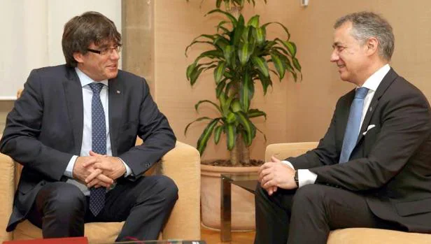 Momento en el que Vargas pide respeto para Puigdemont , tras los abucheos