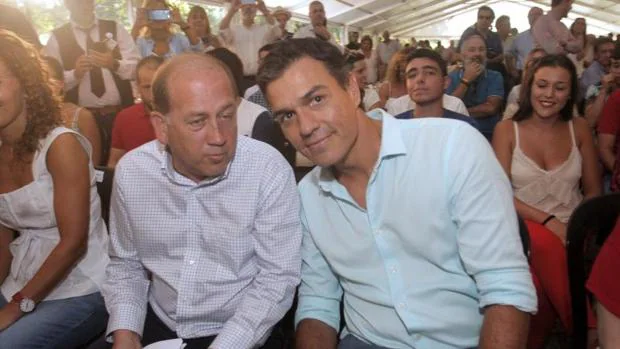 Xoaquín Fernández Leiceaga y Pedro Sánchez durante un mitin en las pasadas elecciones autonómicas