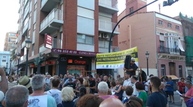 Imagen tomada este miércoles en el cruce de la calle de la Reina con la de Mediterráneo