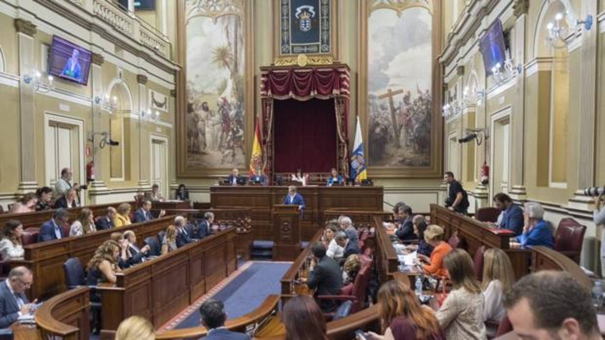 Vídeo: Pleno del Parlamento de Canarias