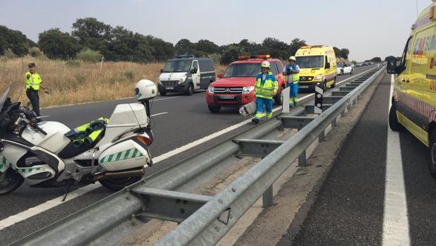 Tráfico cortado en la M-503, con dos ambulancias del Summa