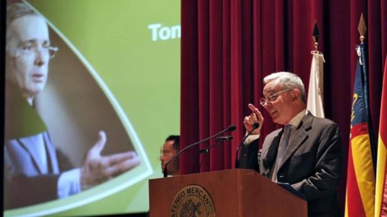 Álvaro Uribe, durante su conferencia invitado a un foro en Valencia, este jueves