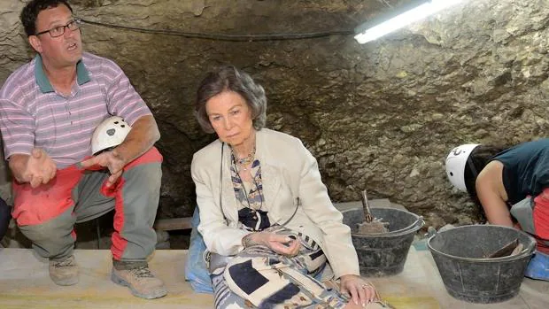 La Reina Sofía, una arqueóloga más en Atapuerca