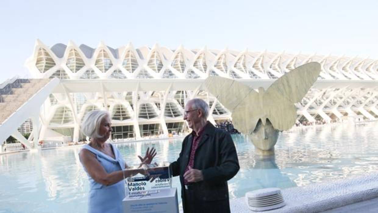 Imagen de Manolo Valdés y Hortensia Herrero tomada durante la inauguración de la muestra