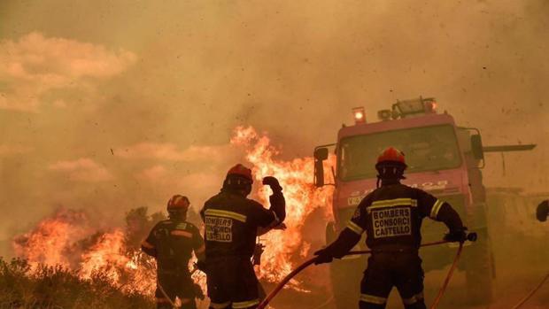 El incendio forestal de Gátova sigue activo tras arrasar más de 350 hectáreas