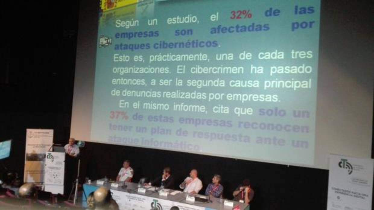 Andrés Ruiz, miembro del Grupo EDITE de la Guardia Civil, este jueves en la capital grancanaria