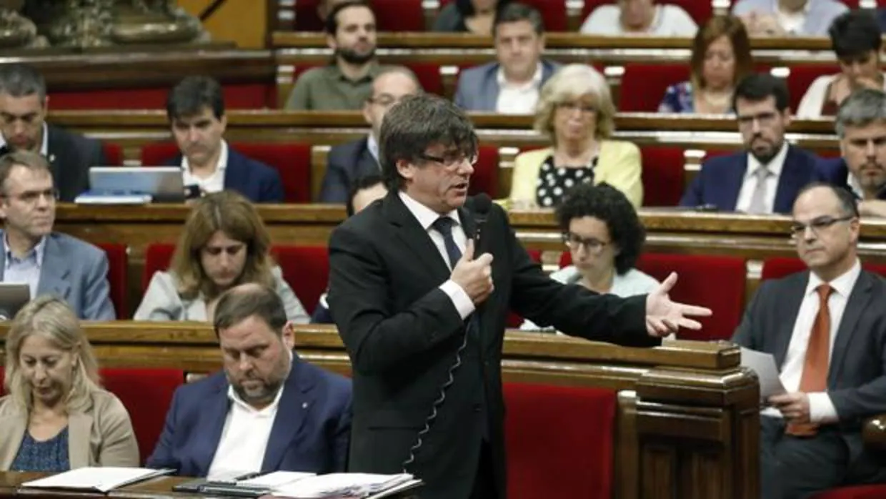 El presidente de la Generalitat, Carles Puigdemont, durante la sesión de control parlamentario, el pasado miércoles