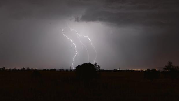 Rayos en las inmediaciones de Cobisa (Toledo) esta pasada noche