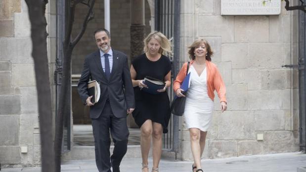 Joan Vidal, secretario de la Generalitat, y las consejeras Neus Munté y Meritxell Borràs, hoy