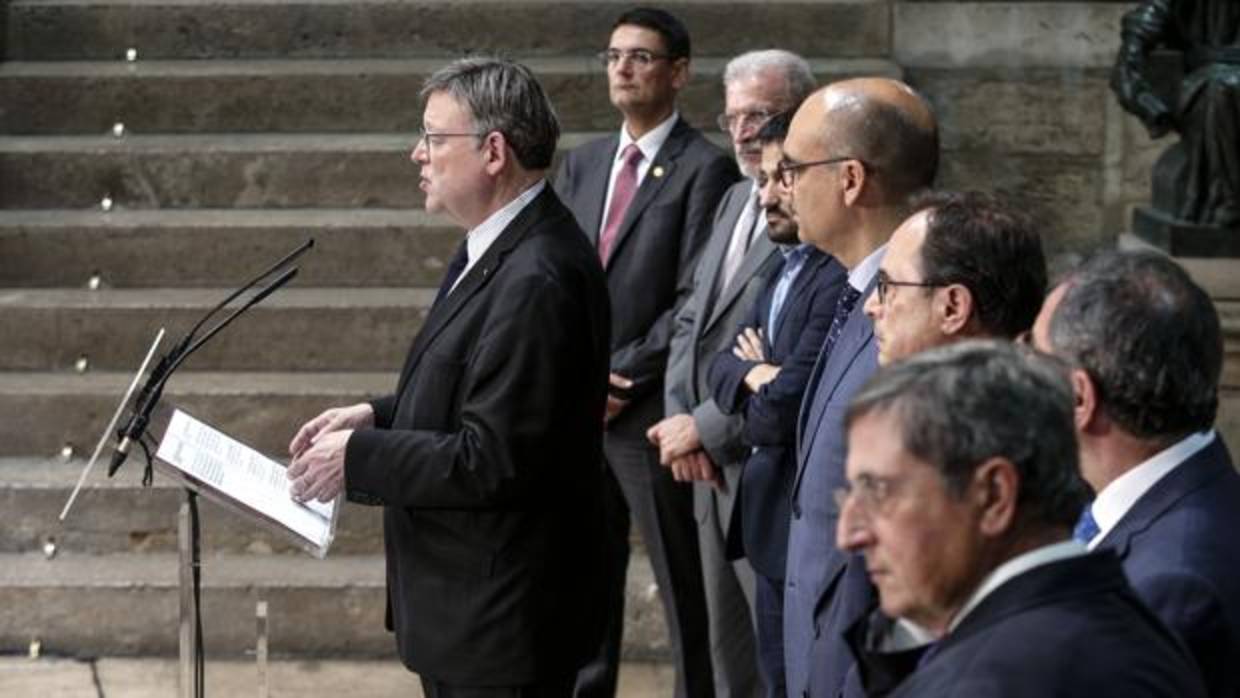 Imagen de Puig con los consellers de Hacienda y Educación y los rectores tomada este martes