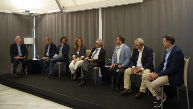 Los líderes municipales, ayer en el debate organizado por el Gremio de Restauración de Barcelona