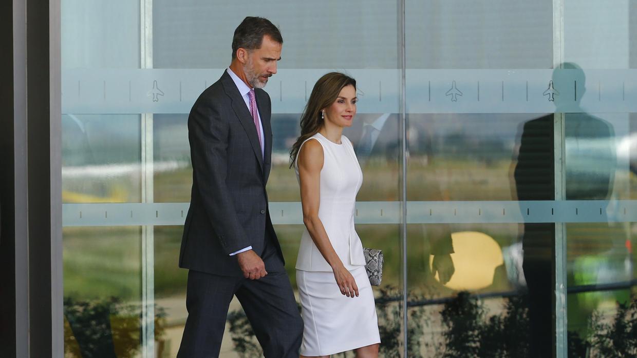 Don Felipe y Doña Letizia, este martes, antes de viajar a Londres