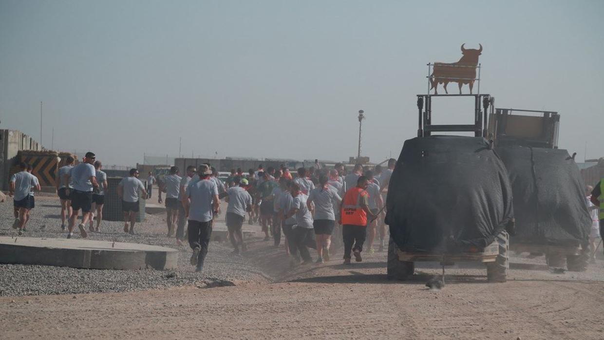 Soldados españoles celebran Sanfermines