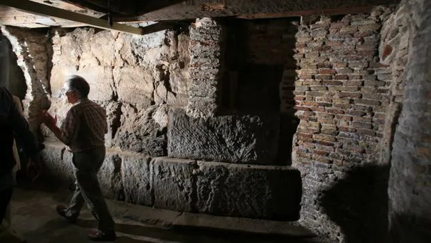 Restos de lo que fue un torreón defensivo romano, documentado ahora por los arqueólogos pese a que siempre ha estado a la vista en el interior de una casa de Zaragoza