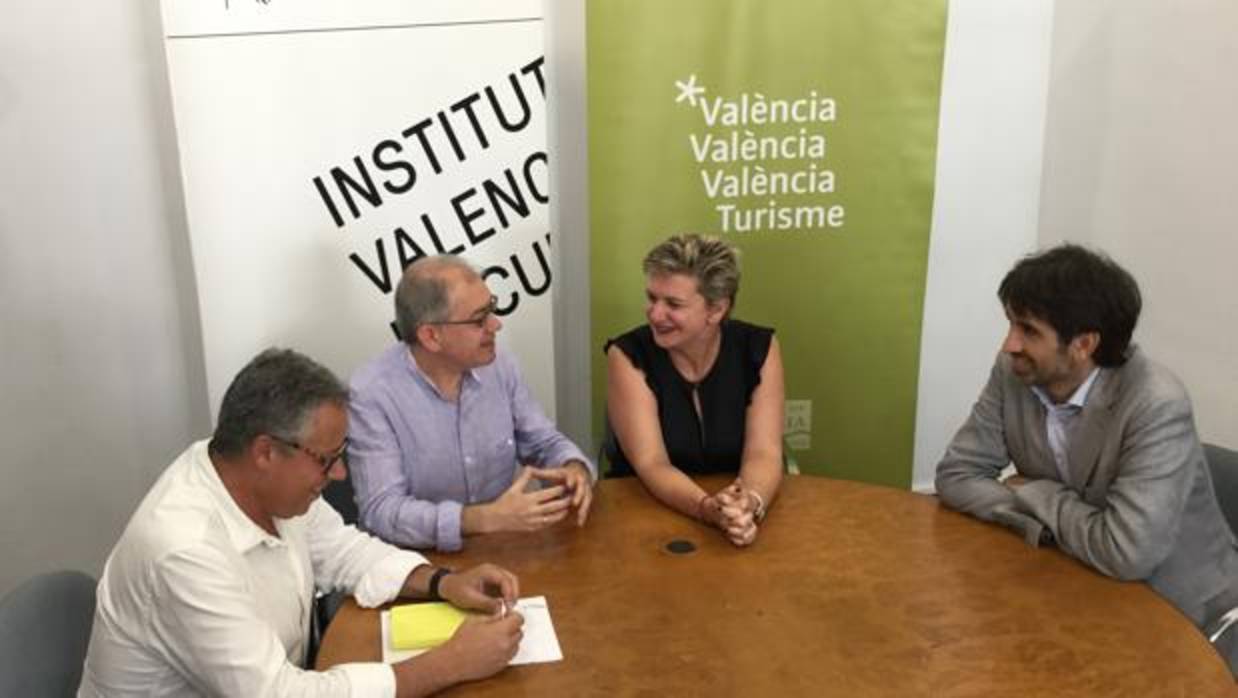 Imatge de la reunió de la presentació del projecte del Patronat de Turisme