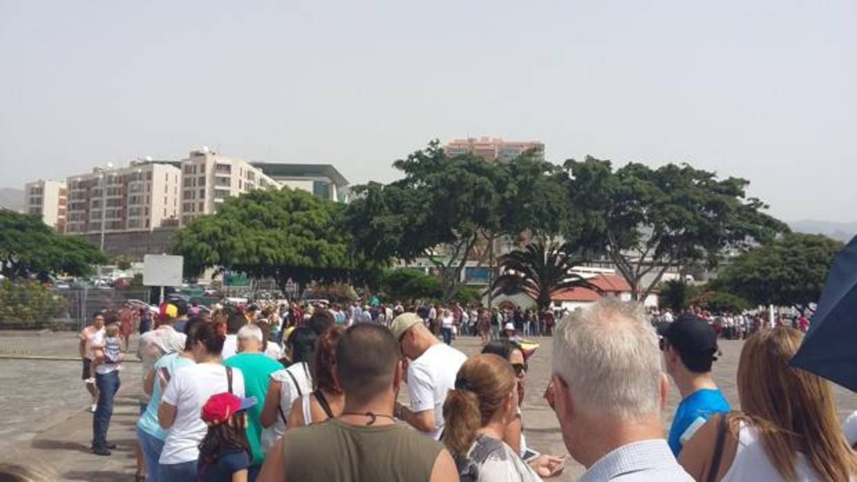 Cola para votar este domingo en Santa Cruz de Tenerife