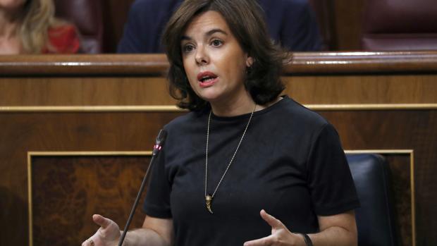 Santamaría: «Un gobierno como el de Cataluña duraría dos telediarios en cualquier democracia»