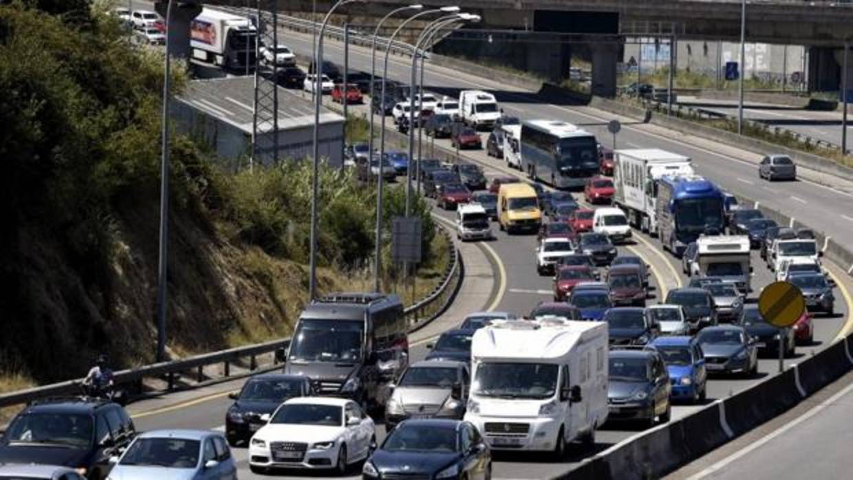 Atascos quilométrcos este fin de semana en la AP-9 tras un accidente en Vigo