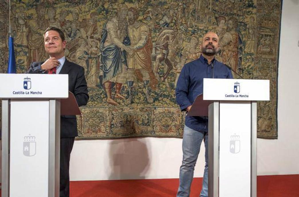 García-Page y José García Molina en la rueda de prensa tras su reunión