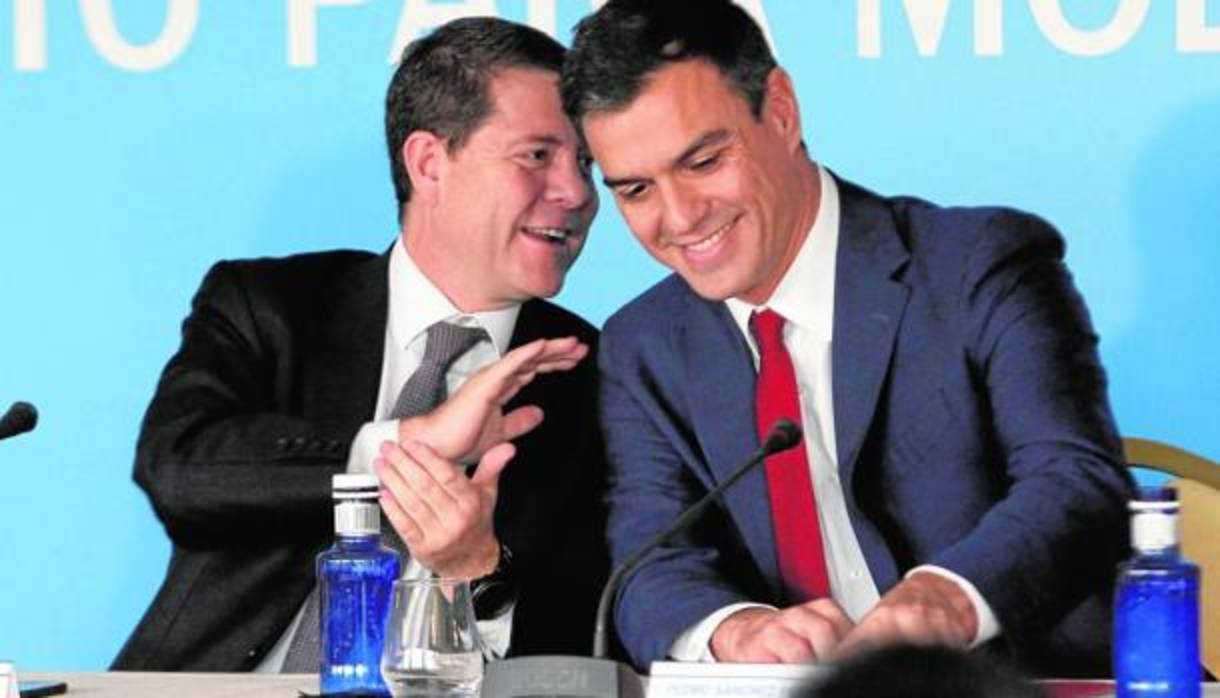 Emiliano García-Page y Pedro Sánchez en una imagen de 2015