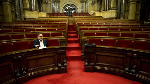 Oriol Junqueras, fotografiado en su escaño en el Parlament