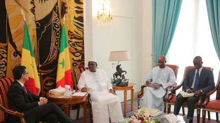 Embajador de España en Senegal con el presidente Sall el pasado miércoles