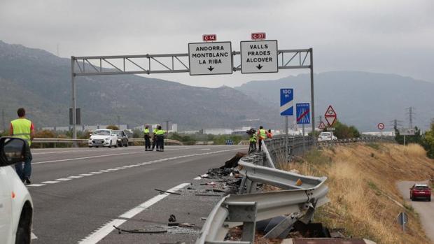 Un hombre y un joven de 14 años mueren en un accidente en la C-14 en Alcover