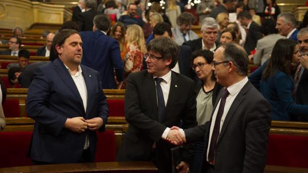 Un momento duranet uno de los últimos plenos del Parlamento catalán