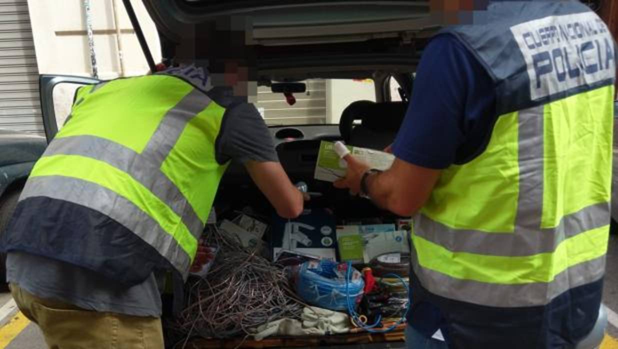 Imagen de la Policía Nacional de Valencia con el material incautado